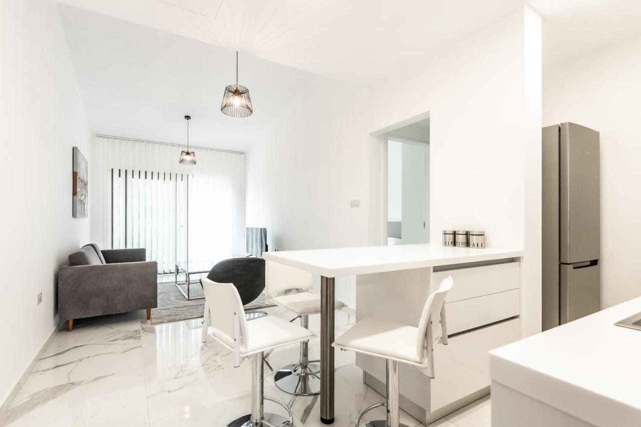 Silver House Boutique Apartamento Paphos Exterior foto