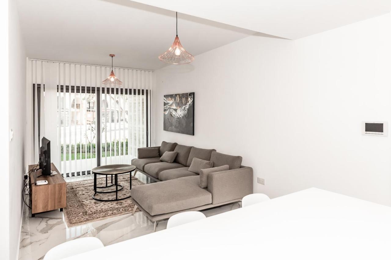 Silver House Boutique Apartamento Paphos Exterior foto