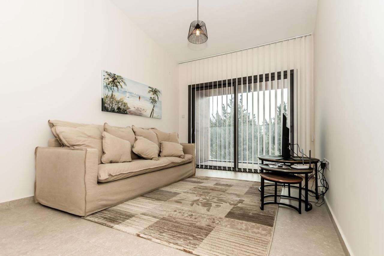 Silver House Boutique Apartamento Paphos Exterior foto