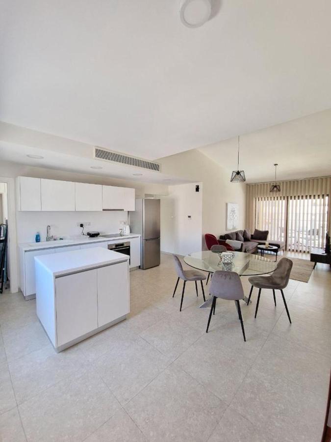 Silver House Boutique Apartamento Paphos Exterior foto